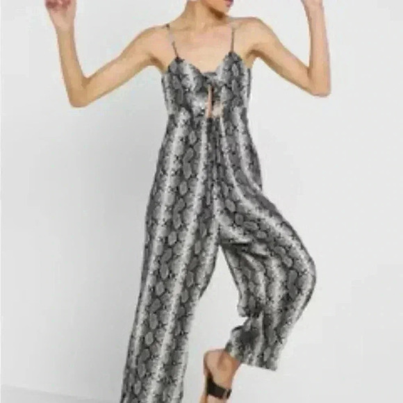 BNWT Topshop snake print  jumpsuit size 8-10/M - Picture 3 of 6